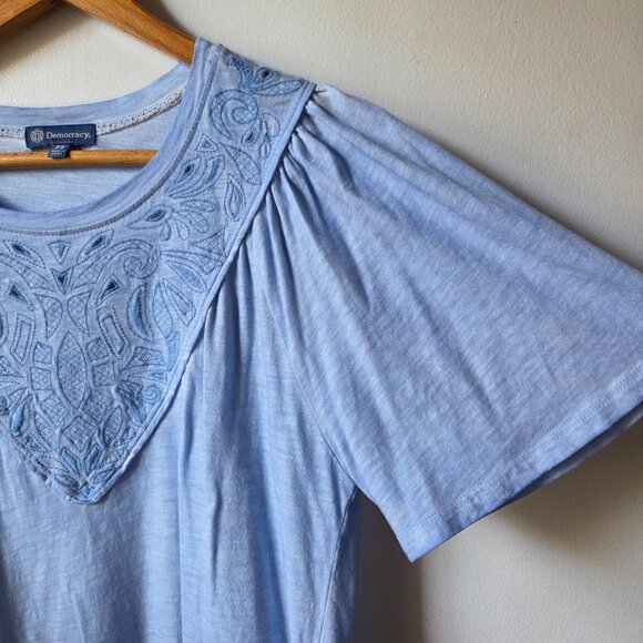EUC DEMOCRACY BLUE EMBROIDERED TOP BELL SLEEVES SIZE PETITE SMALL - Picture 8 of 13